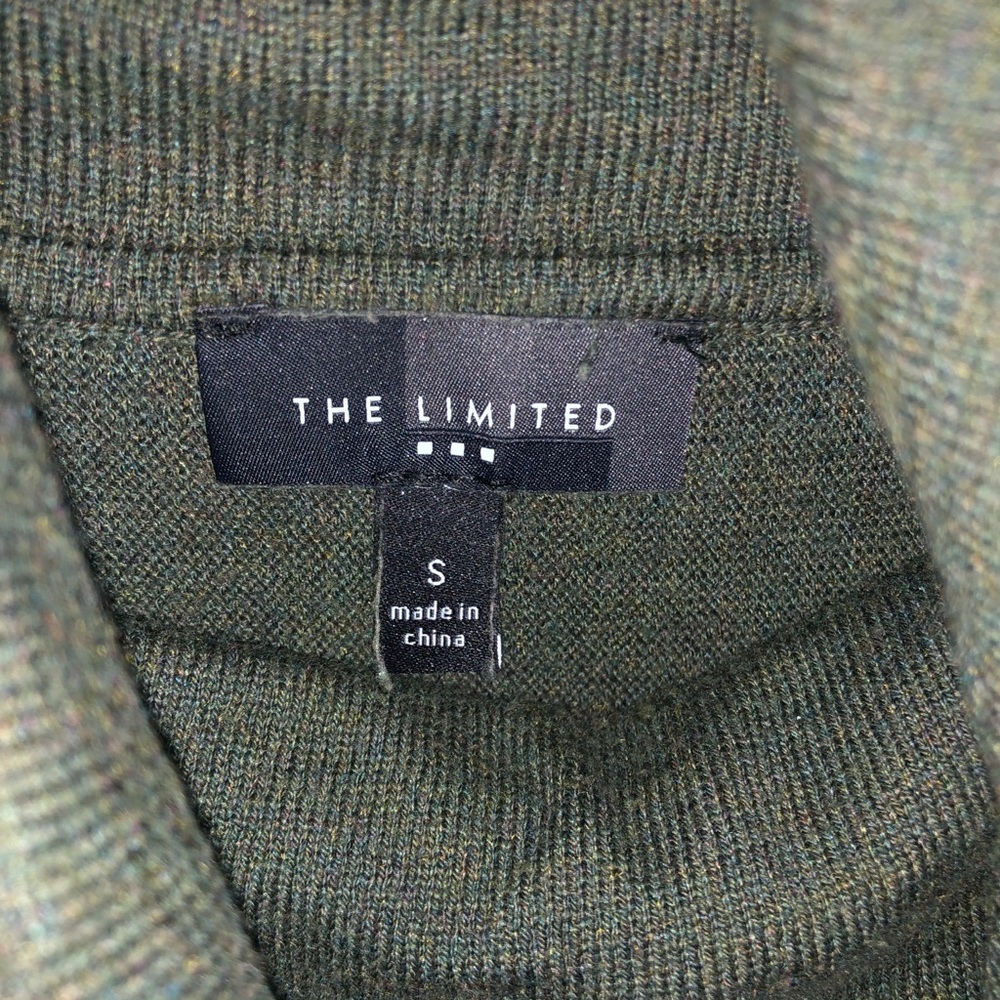 Loose turtle neck